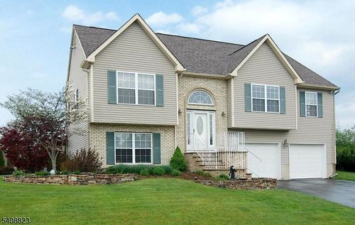 22 Paterson Pl, Newton, NJ, 07860-2306 | Card Image