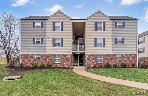 5114 Welsh Dr, Lake St Louis, MO, 63367-4872 | Card Image