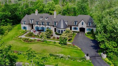 10131 Niagara Pky, House other with 8 bedrooms, 4 bathrooms and 16 parking in Niagara Falls ON | Image 1