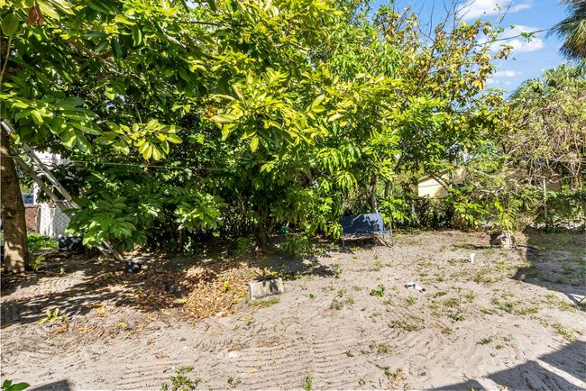 631 30 Th St, House other with 3 bedrooms, 2 bathrooms and null parking in West Palm Beach FL | Image 25