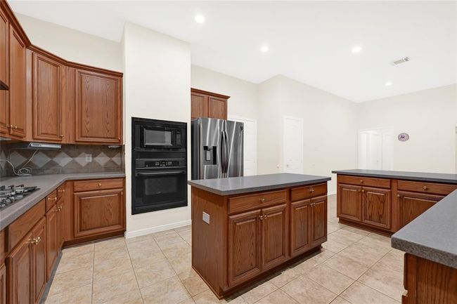 11108 Dawson Rd, House other with 4 bedrooms, 4 bathrooms and 4 parking in Pearland TX | Image 11