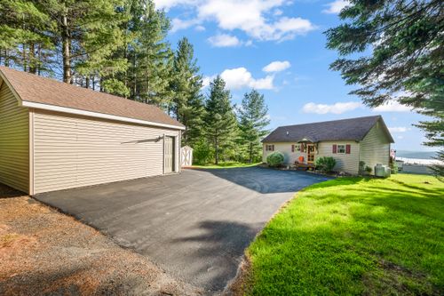 24 Pinegrove Ln, Rangeley, ME, 04970-2115 | Card Image