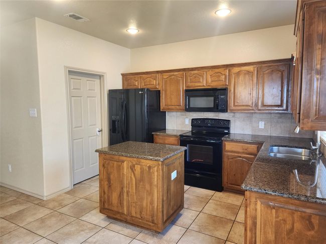 1009 Vista View Dr, House other with 3 bedrooms, 2 bathrooms and null parking in Burleson TX | Image 5