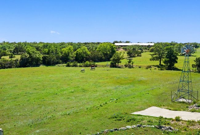2401 W Fitzhugh Rd, House other with 3 bedrooms, 3 bathrooms and 3 parking in Dripping Springs TX | Image 33