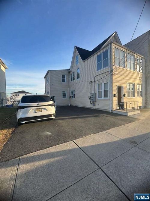 216 Farnham Ave, Lodi, NJ, 07644-1004 | Card Image