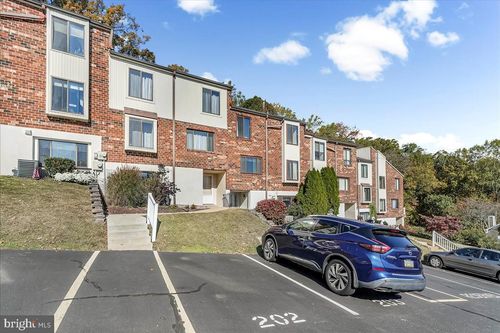 202-7504 Hilltop Dr, BROOKHAVEN, PA, 19015-1311 | Card Image