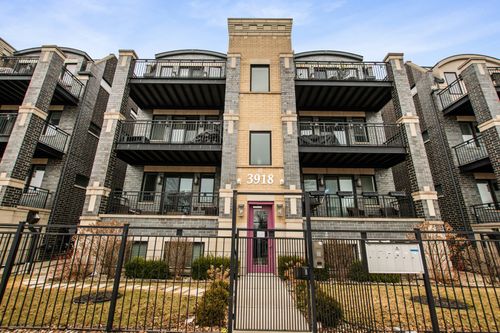 1s-3918 S King Dr, Chicago, IL, 60653-2302 | Card Image
