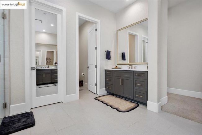 2939 Valencia St, House other with 4 bedrooms, 3 bathrooms and 2 parking in Lodi CA | Image 44