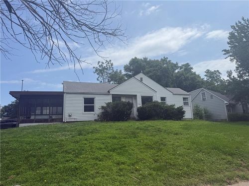 1325 Ne Marvin Ct, Kansas City, MO, 64118-5918 | Card Image