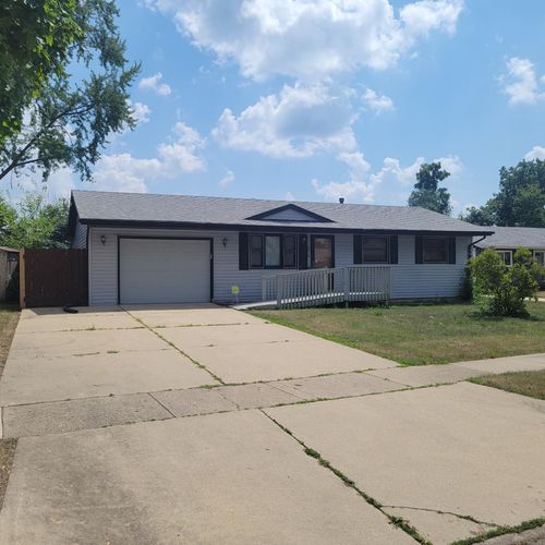 2019 Barnaby Dr, Loves Park, IL, 61111-3201 | Card Image
