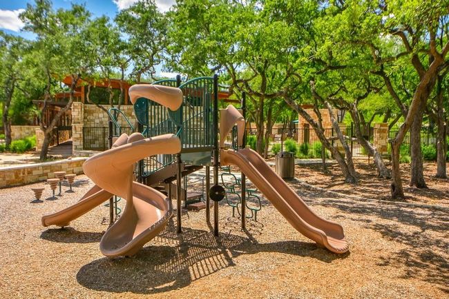 Pocket park just a 2 minute walk from the home | Image 38