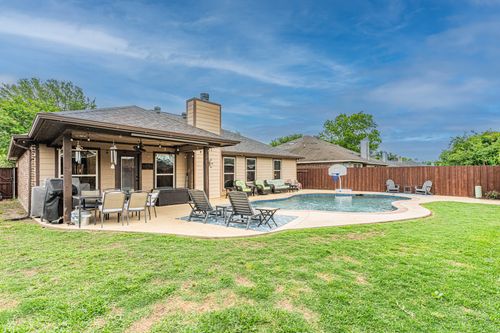 8159 Berkshire Dr, Fort Worth, TX, 76137-6111 | Card Image