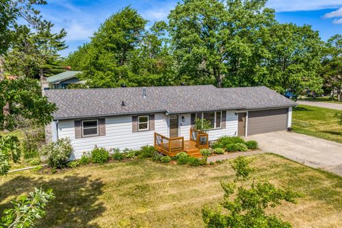 102 Robertson Dr Nw, Bemidji, MN, 56601-4252 | Card Image