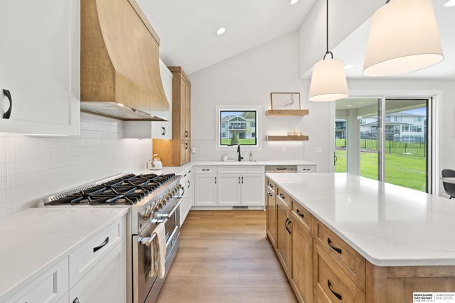 21009 C St, House other with 4 bedrooms, 4 bathrooms and 3 parking in Elkhorn NE | Image 23