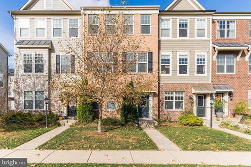 25621 Pleasant Valley Rd, CHANTILLY, VA, 20152-6129 | Card Image