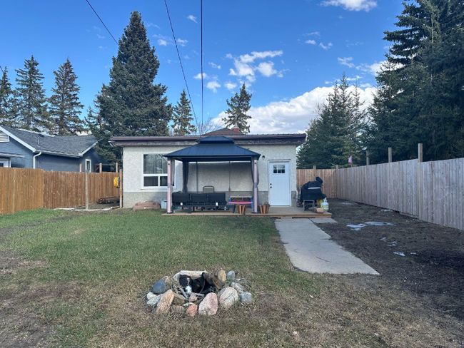 307 6 Avenue S, Home with 3 bedrooms, 1 bathrooms and 2 parking in Three Hills AB | Image 33