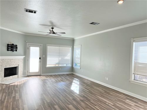 402 Wiley St, Hutto, TX, 78634-3285 | Card Image