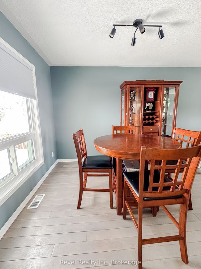 99 Sherryl Cres, House other with 3 bedrooms, 3 bathrooms and 4 parking in North Bay ON | Image 5