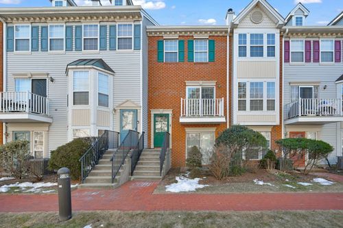 40 Cottonwood St, Jersey City, NJ, 07305-4831 | Card Image
