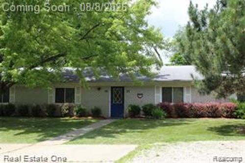 37 Maplecrest Dr, Howell, MI, 48843-9090 | Card Image