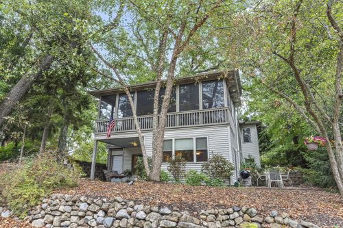 46108 Glenwood Ave, Grand Beach, MI, 49117-9038 | Card Image