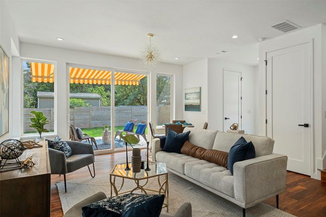 2 - 7603 Creston Ln, House other with 2 bedrooms, 3 bathrooms and 4 parking in Austin TX | Image 5