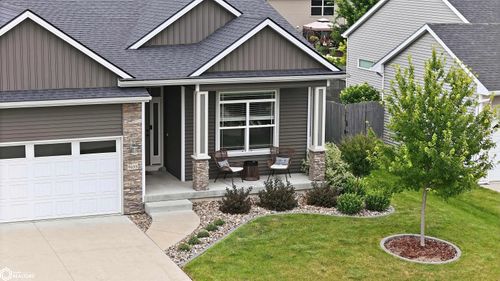 9655 Alderwood Dr, West Des Moines, IA, 50266-4301 | Card Image