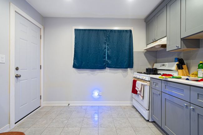 5211 S 73 Rd Ct, Home with 7 bedrooms, 4 bathrooms and 4 parking in Summit IL | Image 10