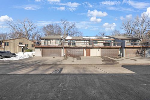 328 River Woods Ln, Burnsville, MN, 55337-3391 | Card Image