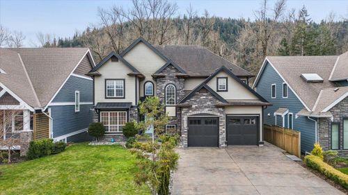 44600 Mclaren Dr, Chilliwack, BC, V2R0A4 | Card Image