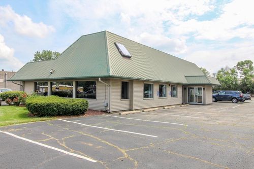1525 Janesville Ave, FORT ATKINSON, WI, 53538-2707 | Card Image