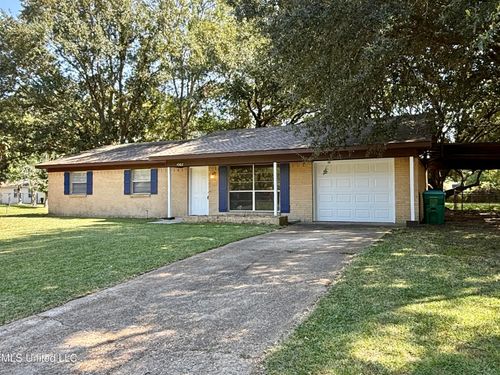 4302 Yosemite Dr, Ocean Springs, MS, 39564-5955 | Card Image