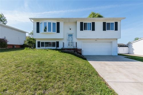 10201 Munich Dr, Parma, OH, 44130-7514 | Card Image