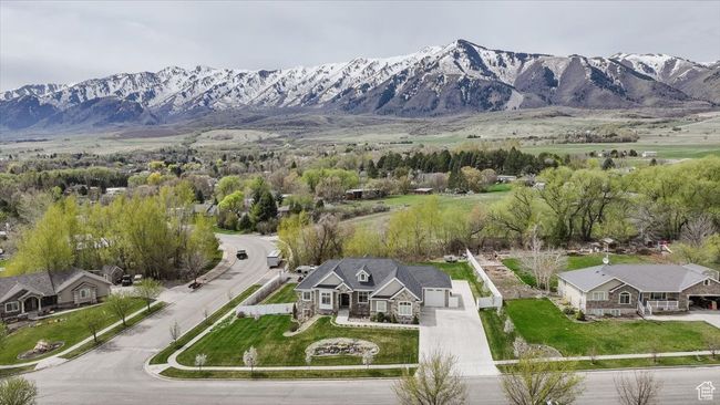 Aerial view featuring a mountain view | Image 7