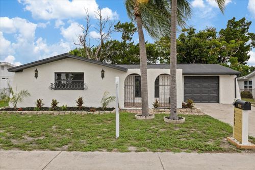 9401 Glen Moor Ln, PORT RICHEY, FL, 34668-3911 | Card Image