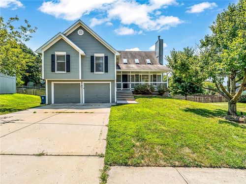 805 Black Oak Dr, Liberty, MO, 64068-7414 | Card Image