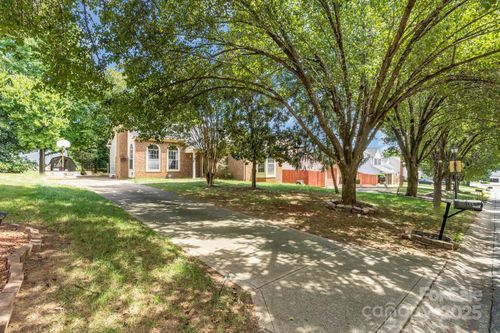900 Gretna Green Dr, Charlotte, NC, 28217-6411 | Card Image