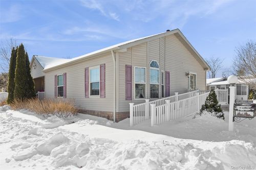 unit-353-1661 Old Country Rd, Riverhead, NY, 11901-4414 | Card Image