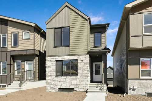 68 Heartwood Lane Se, Calgary, AB, T3M2J9 | Card Image