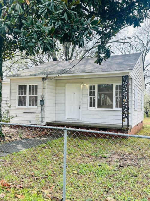 630 Hoover St, Malvern, AR, 72104-3234 | Card Image