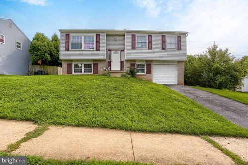 1526 Princess Anne Dr, LANCASTER, PA, 17601-5629 | Card Image