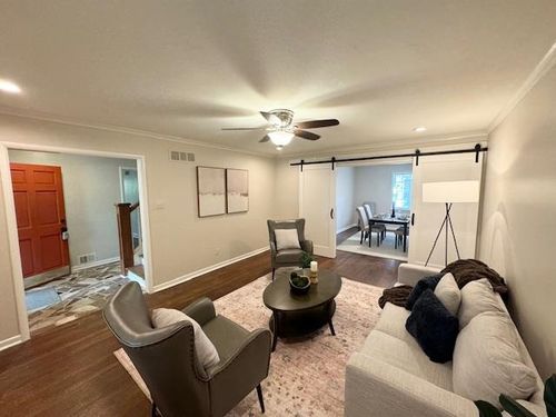 724 Center Dr, Memphis, TN, 38112-1706 | Card Image