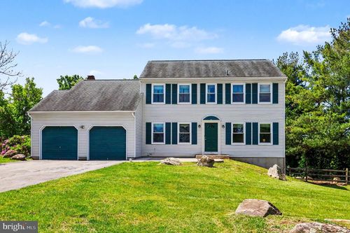 102 Heather Hill Dr, Downingtown, PA, 19335-1826 | Card Image