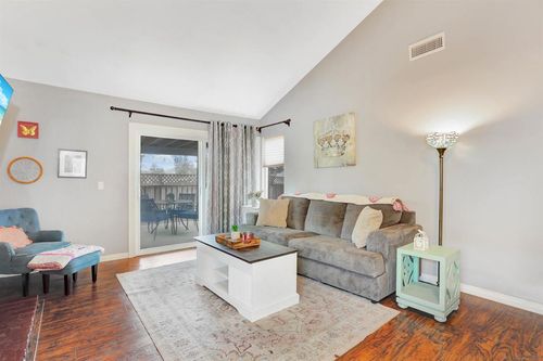 1819 Castle Gln, Escondido, CA, 92029-3028 | Card Image