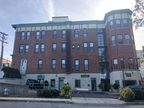 apt-2f-303 Main St, Port Washington, NY, 11050-2769 | Card Image