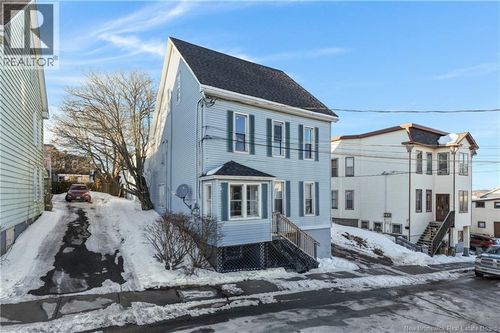 165 Guilford St, Saint John, NB, E2M1V8 | Card Image