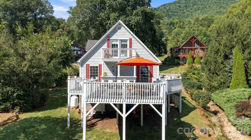 65 Airish Ln, Waynesville, NC, 28785-7282 | Card Image