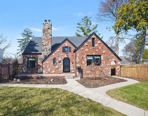 814 S Kinney Avenue, Mt Pleasant, MI, 48858 | Card Image