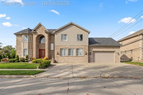 131 Rosemary St, Dearborn Heights, MI, 48127-3625 | Card Image