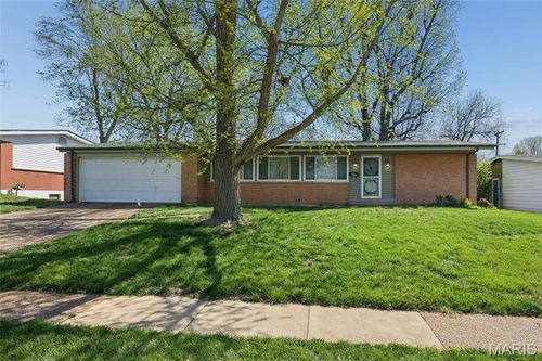 1680 Horseshoe Drive, Florissant, MO, 63033 | Card Image